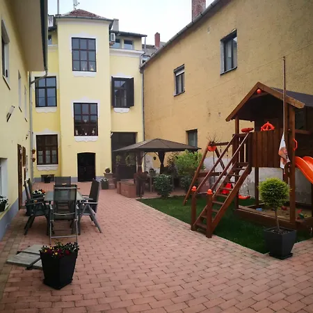 Korzo Lägenhet Kőszeg